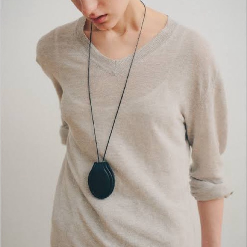 Tenuve Glasses Holder Necklace - Picture 2 of 8